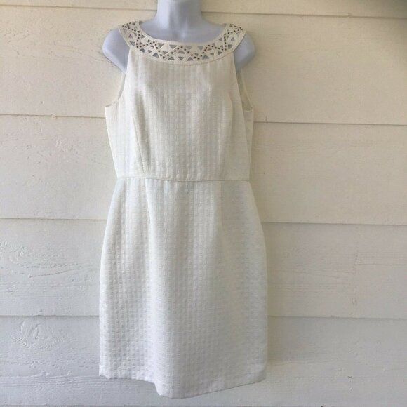 ANTONIO MELANI Dresses & Skirts - Antonio Melani Women's Size 10 Ivory Sheath Lined Dress Lattice Beaded Neckline
